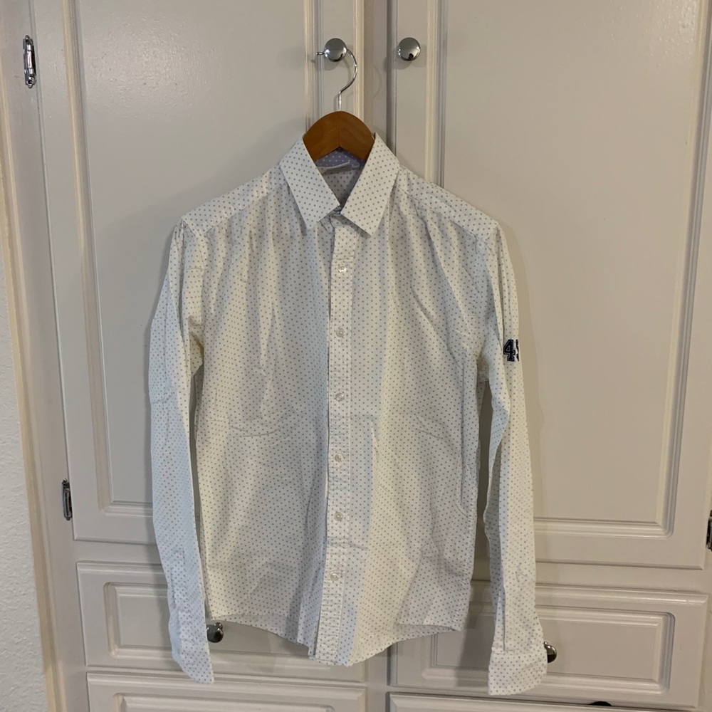 {CLUB MED} Button down